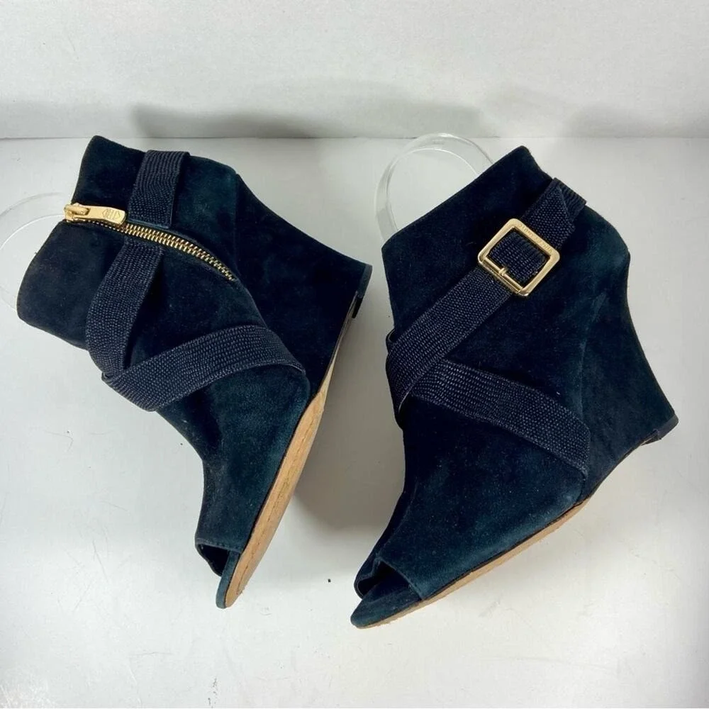 Vince Camuto women Suede wedges 8.5 Peep Toe Wedge Booties Black Gold Buckle 8.5